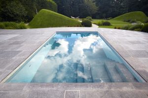 piscine qui se transforme en terrasse
